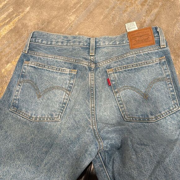 Levi’s Premium Wedgie Straight jeans size 29 distressed with button fly EUC - Picture 3 of 10